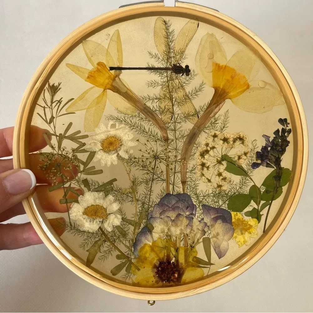 Floral Embroidery Hoop Art Resin Dried Flowers Dragonfly Suncatcher